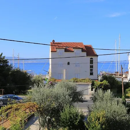 Apartments Neven - 30M From Sea Appartement
