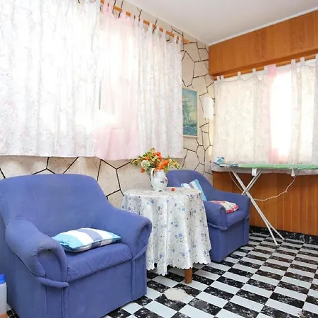 Apartments Neven - 30M From Sea Krilo
