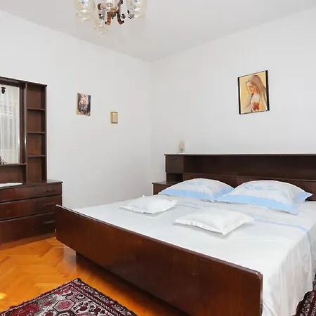 Apartments Neven - 30M From Sea