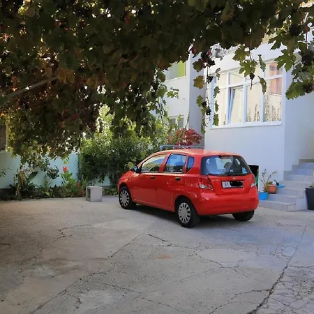 Appartement Apartments Neven - 30M From Sea Krilo
