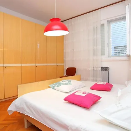 Apartments Neven - 30M From Sea Appartement