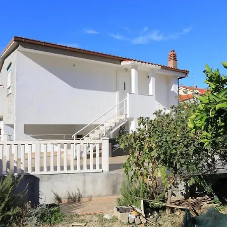 Apartments Neven - 30M From Sea Appartement