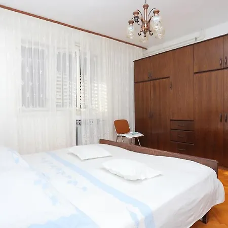 Apartments Neven - 30M From Sea Appartement *